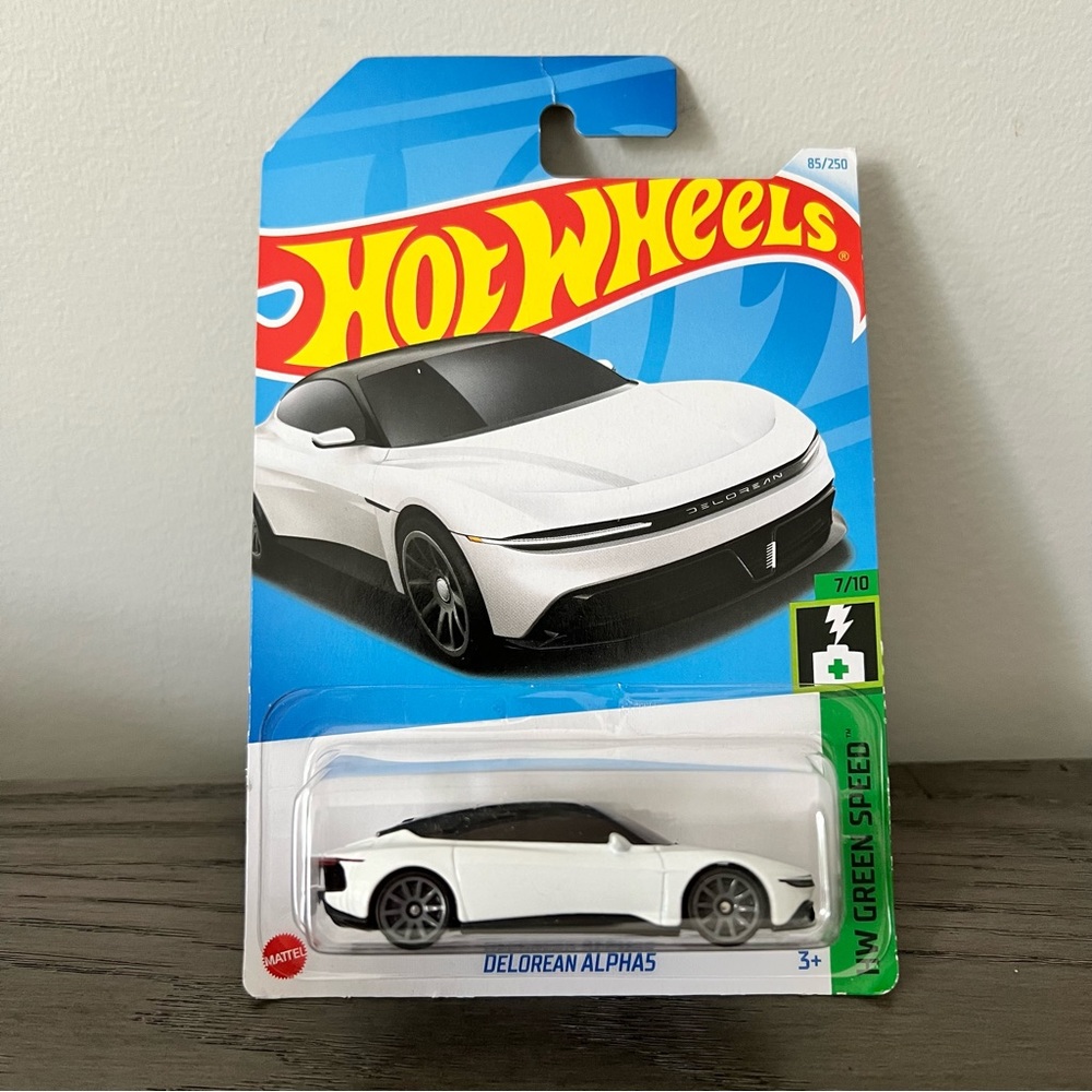 Hot Wheels - Delorean Alpha5 - (HW Green Speed)